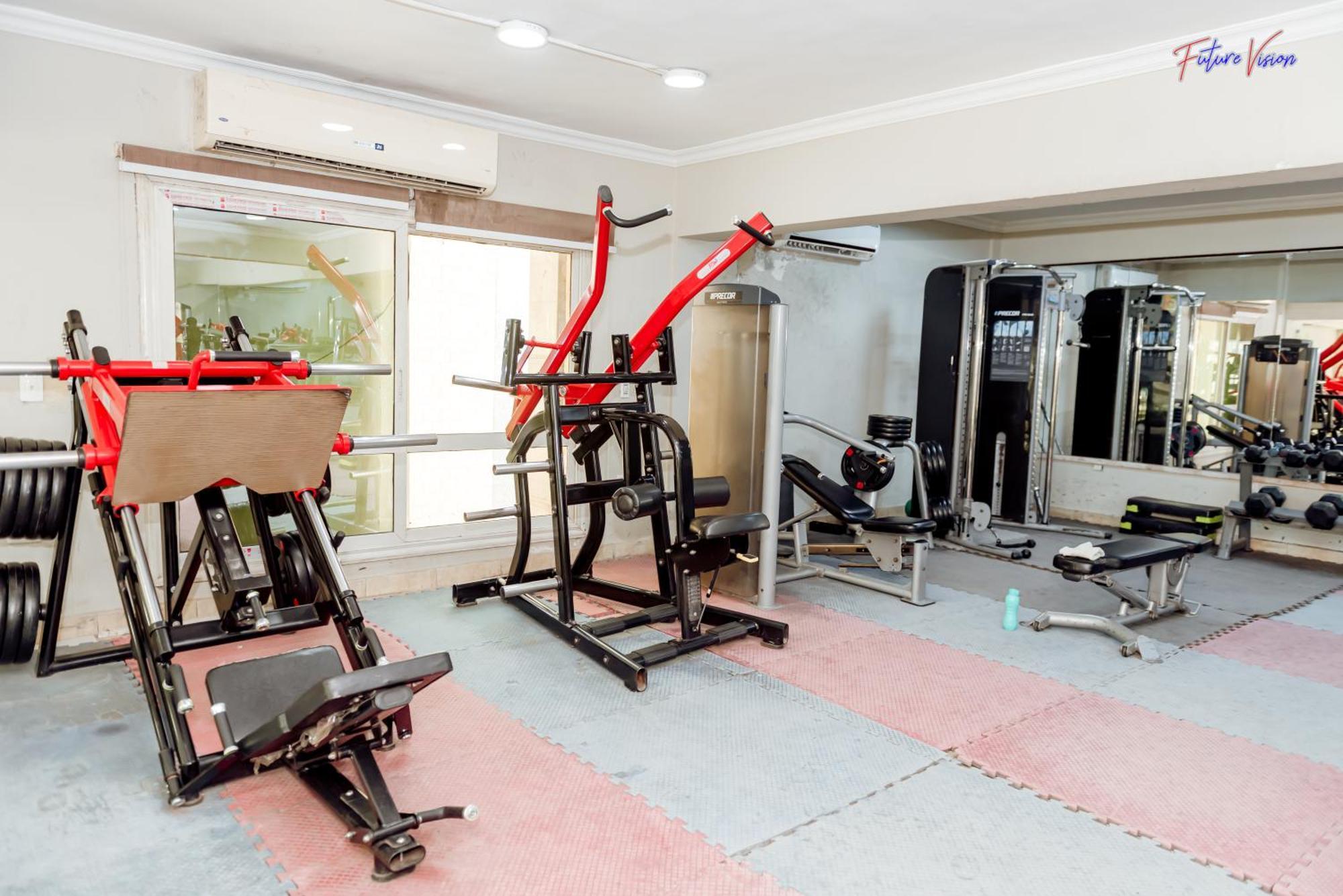 Rehana Plaza Hotel Kairo Exterior foto The gym at the Taj Bengal